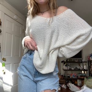 URBAN OUTFITTERS SWEATER